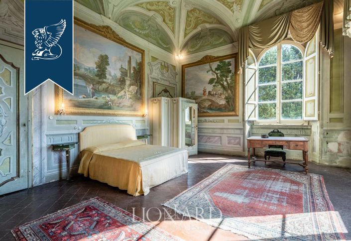 Image No.39-12 Bed Villa for sale