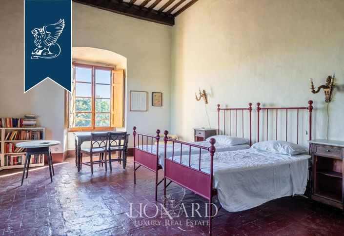 Image No.41-12 Bed Villa for sale