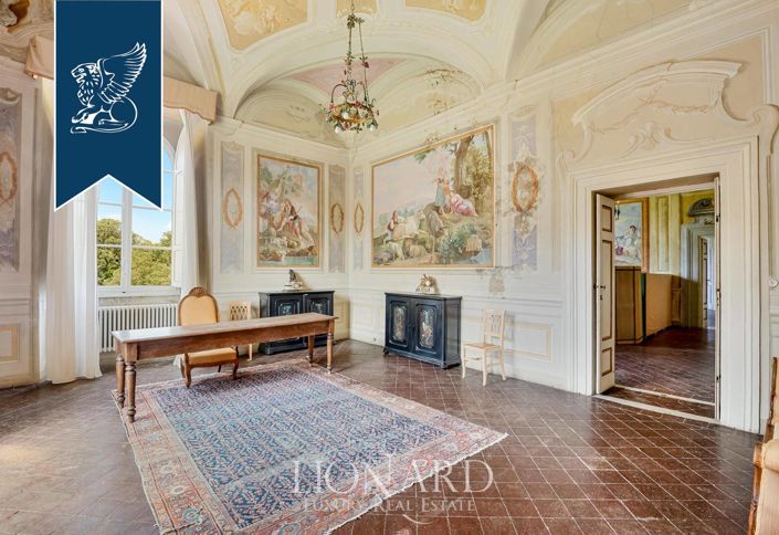 Image No.48-12 Bed Villa for sale