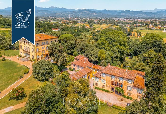 Image No.6-26 Bed Villa for sale