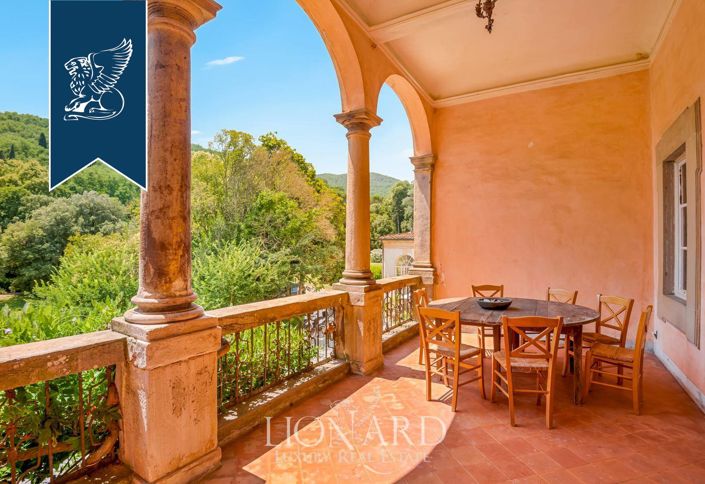 Image No.8-12 Bed Villa for sale