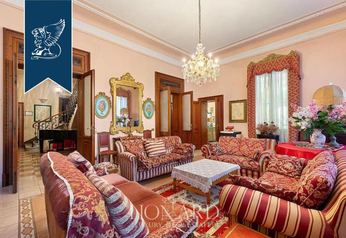 Image No.17-14 Bed Villa for sale