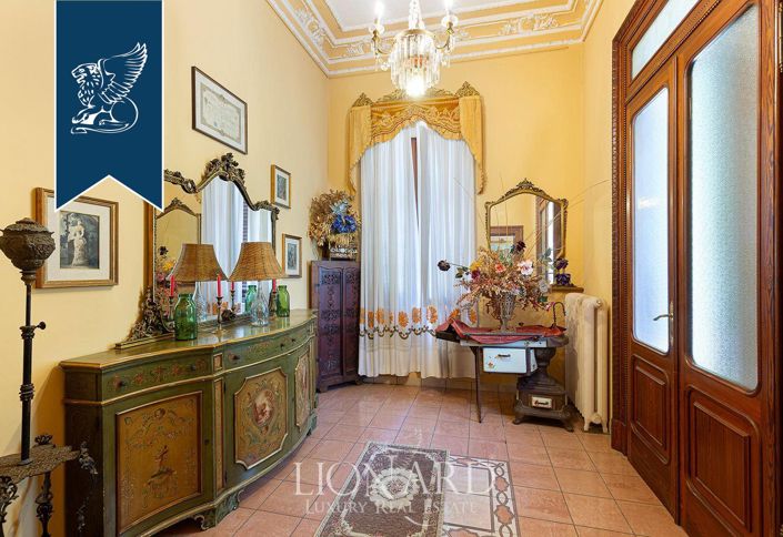 Image No.19-14 Bed Villa for sale