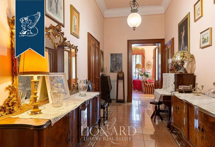 Image No.20-14 Bed Villa for sale