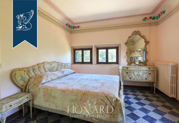 Image No.30-14 Bed Villa for sale