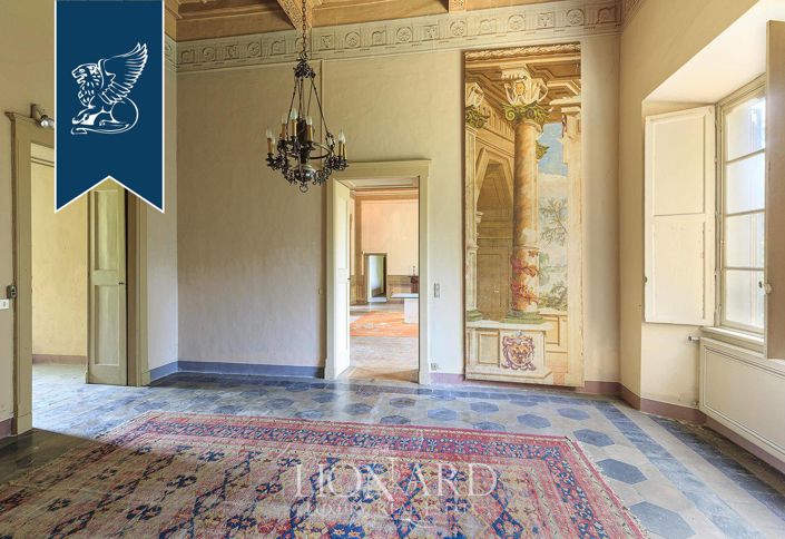 Image No.17-20 Bed Villa for sale