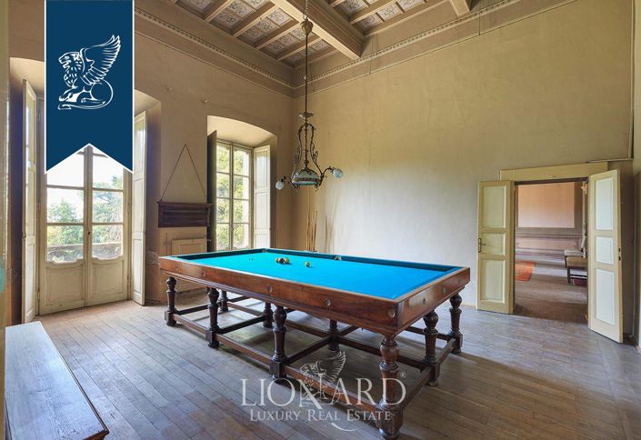 Image No.18-20 Bed Villa for sale