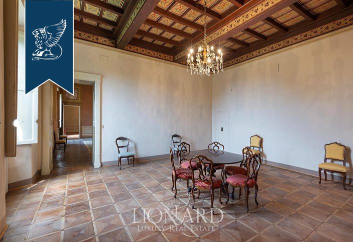 Image No.24-20 Bed Villa for sale