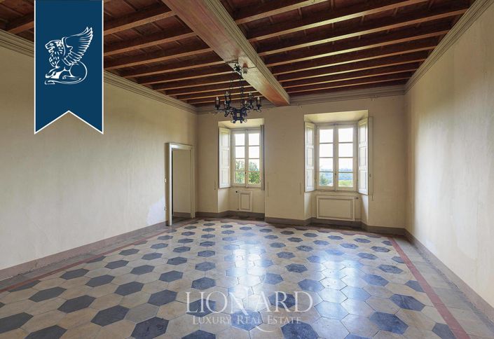 Image No.29-20 Bed Villa for sale