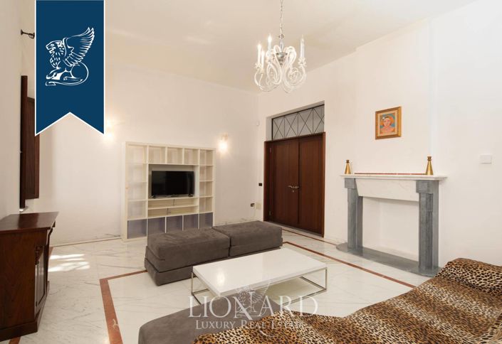 Image No.16-14 Bed Villa for sale