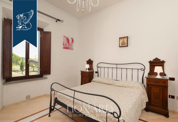 Image No.19-14 Bed Villa for sale