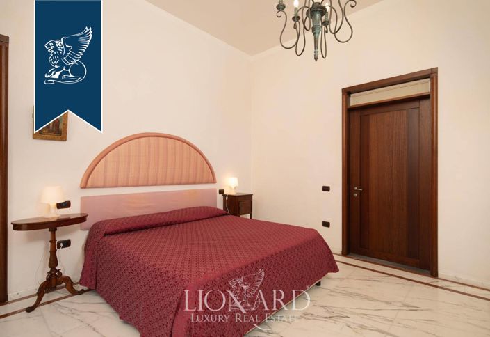 Image No.22-14 Bed Villa for sale