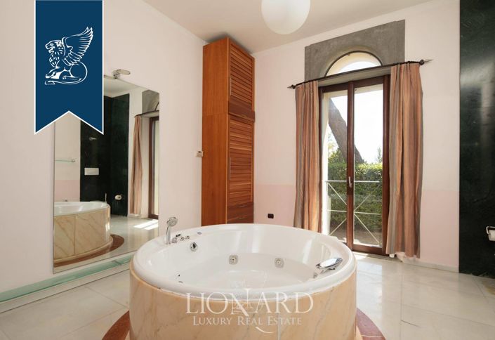 Image No.25-14 Bed Villa for sale