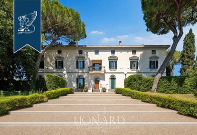 617493