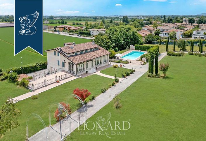 Image No.3-3 Bed Villa for sale