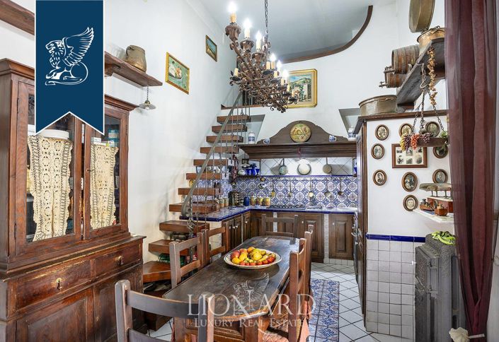 Image No.20-5 Bed Apartment for sale