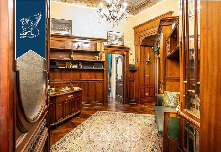 Image No.21-5 Bed Apartment for sale