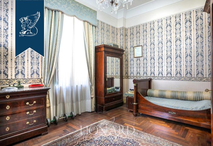 Image No.22-5 Bed Apartment for sale