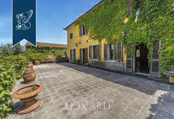 Image No.16-12 Bed Villa for sale