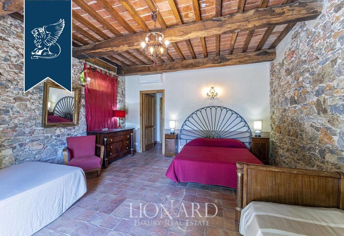 Image No.26-12 Bed Villa for sale
