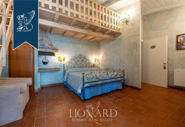 Image No.27-7 Bed Farmhouse for sale