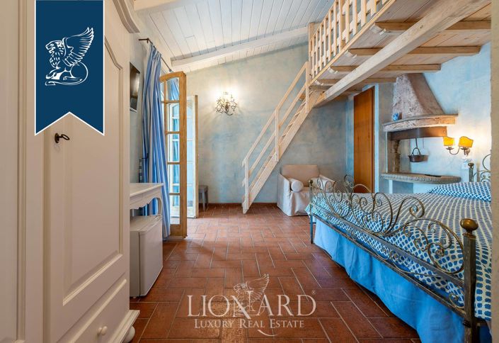 Image No.28-7 Bed Farmhouse for sale