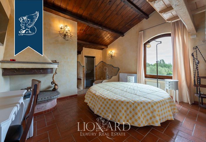 Image No.30-7 Bed Farmhouse for sale