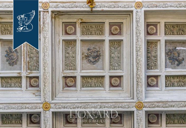 Image No.35-30 Bed Property for sale