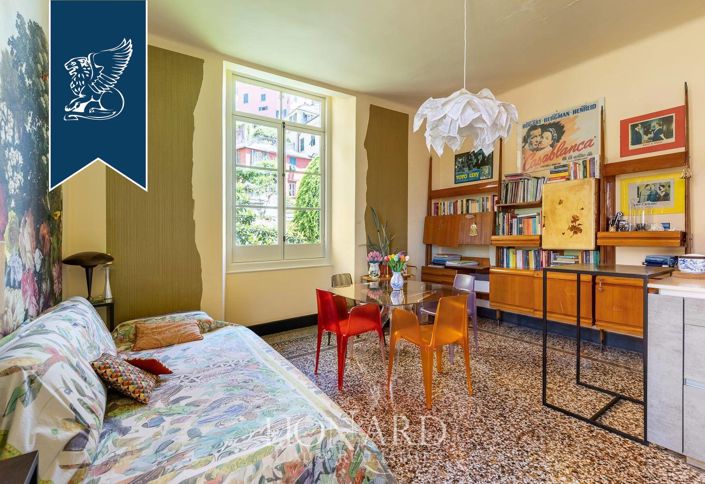 Image No.25-15 Bed Property for sale