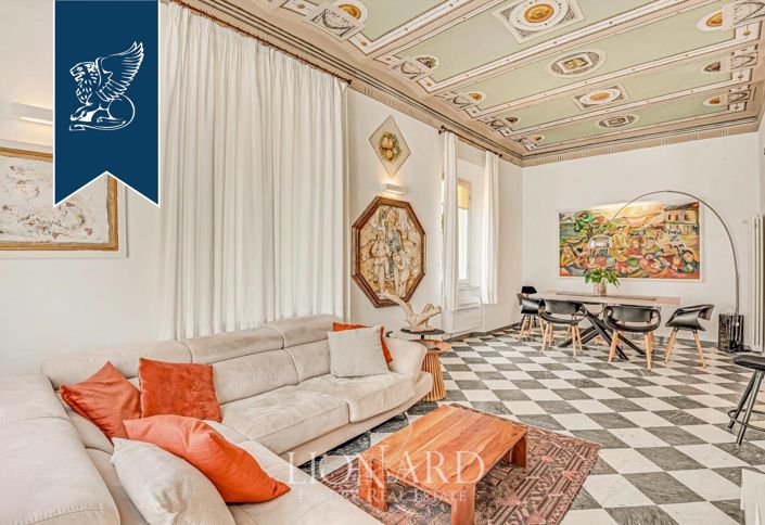 Image No.9-7 Bed Villa for sale