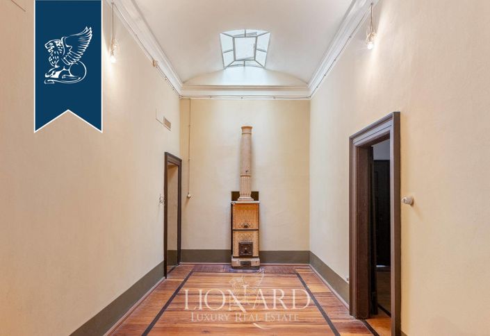 Image No.22-24 Bed Property for sale