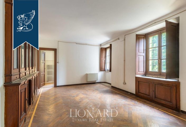 Image No.28-24 Bed Property for sale