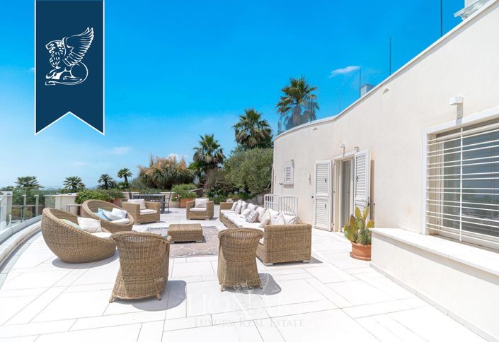Image No.13-9 Bed Villa for sale