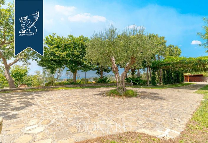 Image No.14-9 Bed Villa for sale