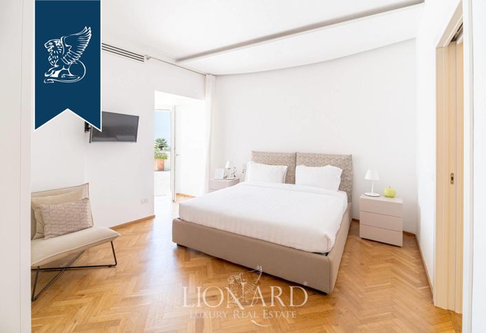 Image No.30-9 Bed Villa for sale