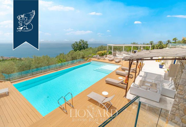 Image No.4-9 Bed Villa for sale