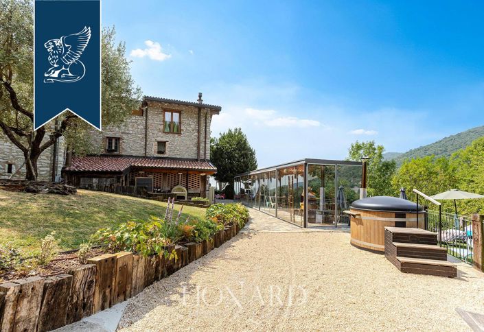 Image No.10-10 Bed Farmhouse for sale