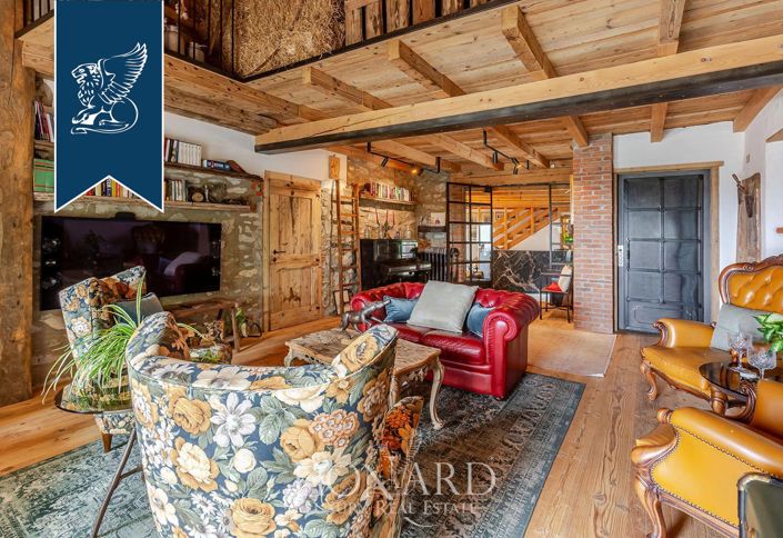 Image No.15-10 Bed Farmhouse for sale