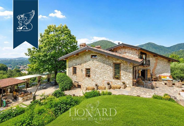 Image No.8-10 Bed Farmhouse for sale