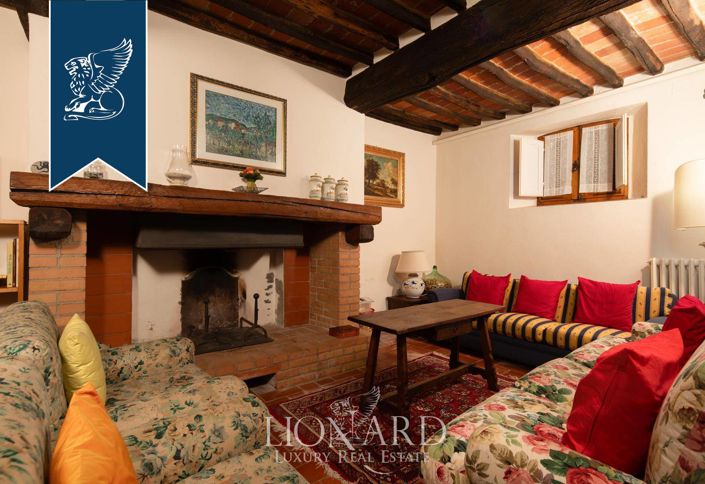 Image No.12-8 Bed Villa for sale