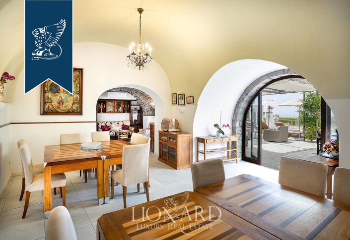 Image No.17-8 Bed Villa for sale