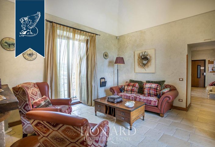 Image No.20-8 Bed Villa for sale
