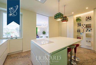 602837