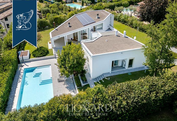 Image No.5-4 Bed Villa for sale