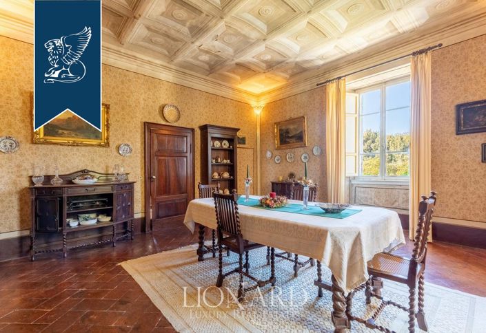 Image No.12-18 Bed Villa for sale