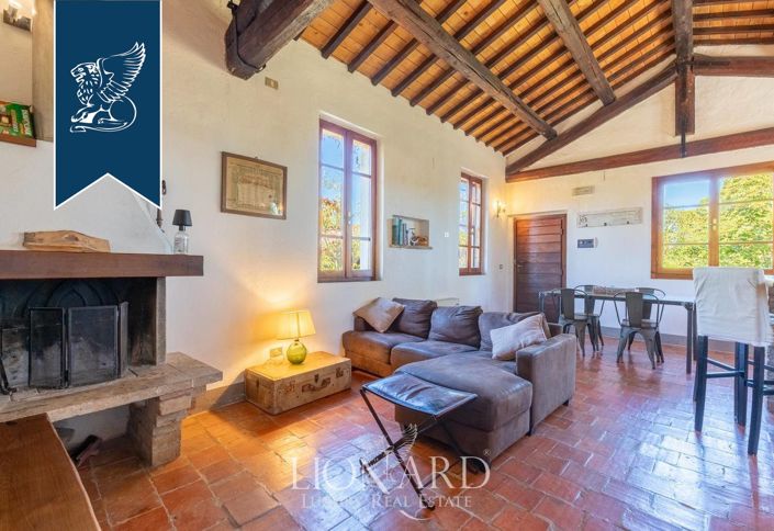 Image No.18-18 Bed Villa for sale
