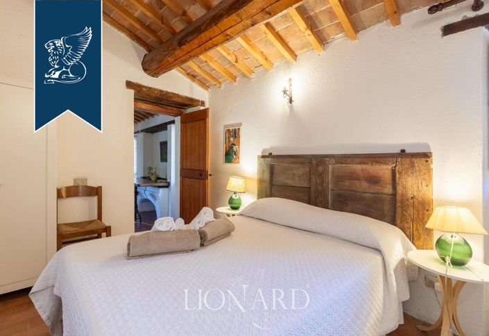 Image No.31-18 Bed Villa for sale
