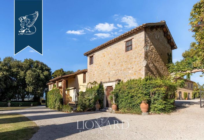 Image No.5-18 Bed Villa for sale