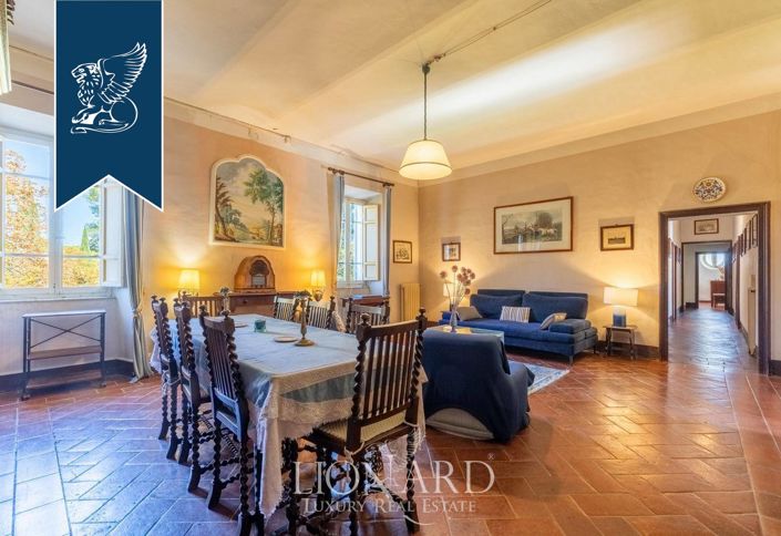 Image No.9-18 Bed Villa for sale