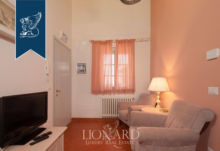 Image No.17-13 Bed Villa for sale